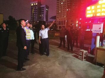 聚焦高考:他们为学子圆梦保驾护航