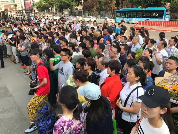 �߿����һ�ſ�Ŀ���Խ��� �ڼҳ������ʻ�ӭ����������