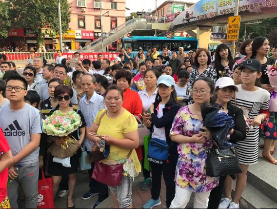 �߿����һ�ſ�Ŀ���Խ��� �ڼҳ������ʻ�ӭ����������