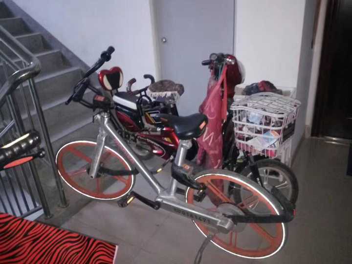 共享单车停6楼电梯口变 私享 ?此行为涉嫌盗窃