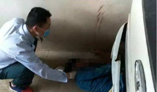 济南一司机下车后被自己的车碾压身亡 下车方便忘拉手刹