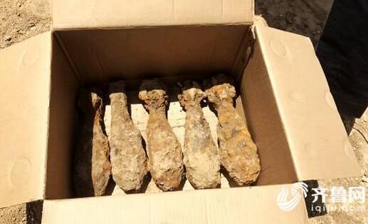 吓人!潍坊一施工现场挖出10块“铁疙瘩” 竟是炮弹