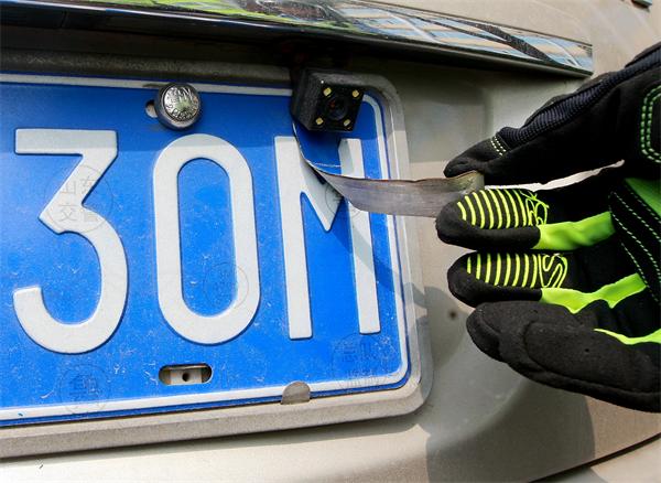 用蚊香盒挡车牌 济南一司机耍小聪明被处15日以下行政拘留