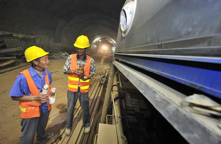 顺河高架南延隧道安空调给施工降温 月成本约50万元 