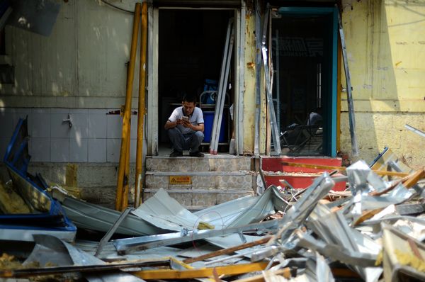 济南胜利大街便民市场14日全拆完 私建围墙小院也拆除