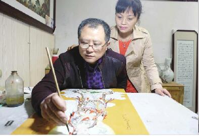 以瓷作画、以画入瓷 陈钦华：瓷胎上舞出诗情画意