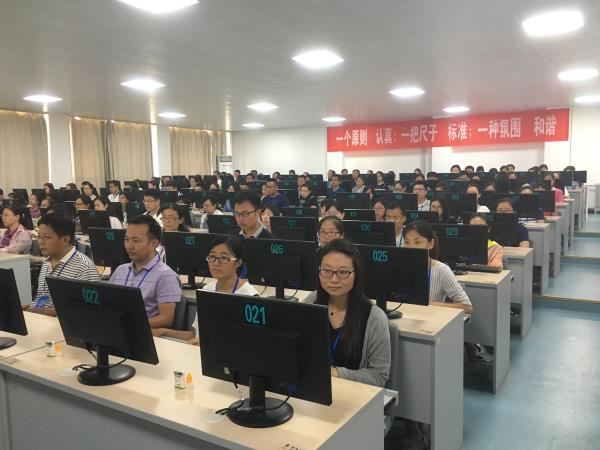 济南市首次“开放”中考阅卷点 揭秘中考阅卷流程