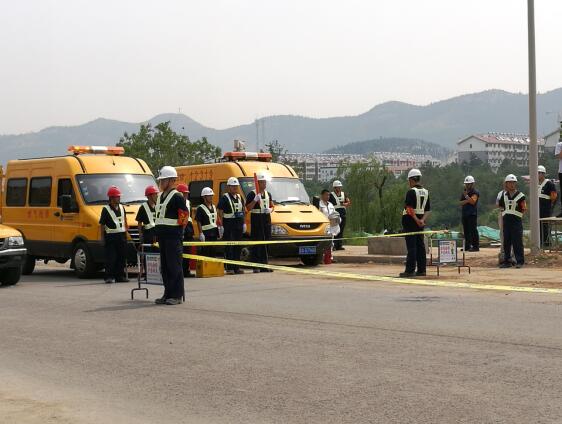 团市委联合市安监局等开展燃气抢险演练及青年安生产示范观摩活动