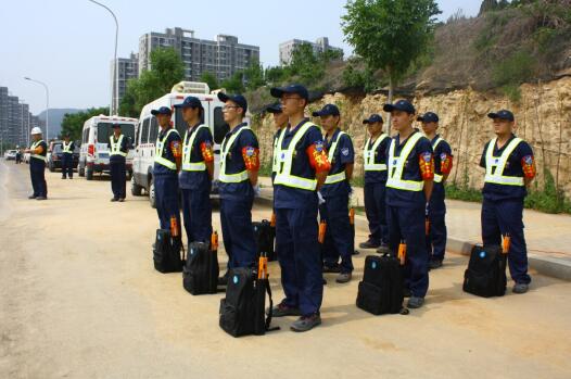 团市委联合市安监局等开展燃气抢险演练及青年安生产示范观摩活动