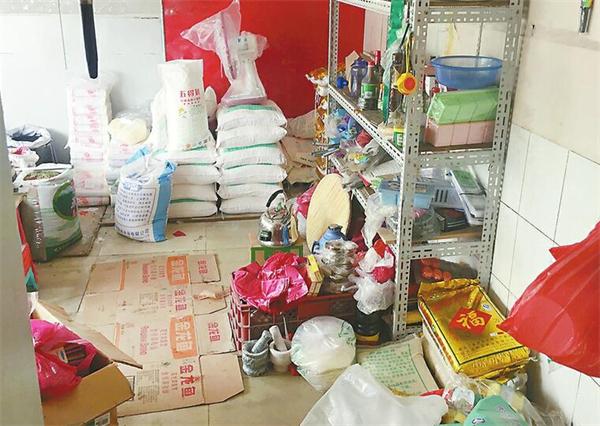 济南水屯路58号一粮油店雨夜被盗 小偷疑一周前踩过点