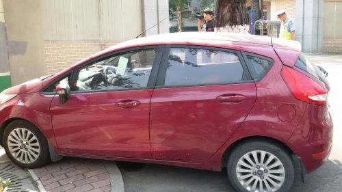 济南拖车风暴来袭 一上午已有6辆车被拖