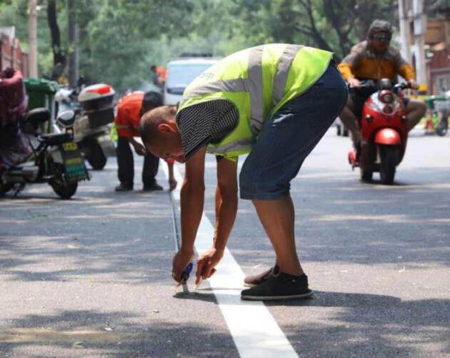 济南林祥南街马路市场昨日取缔 拆完当晚就硬化路面