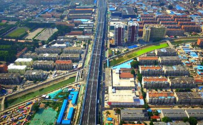 济南“三大高架路”通车倒计时 标线、路牌等设施一应俱全