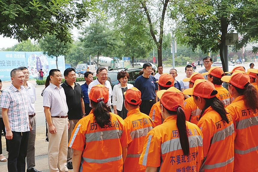 夏送清凉到创城一线！市区两级人大代表到智远街道慰问 