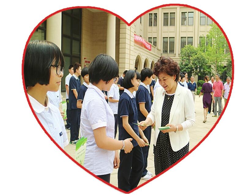 夏送清凉到创城一线！市区两级人大代表到智远街道慰问 