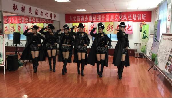 社区探新风 路口看文明 全国网媒深入“最后一公里”看济南创城新做法 