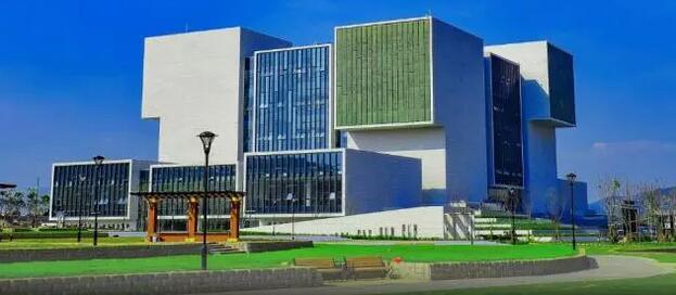 山东大学六学院开搬青岛!学生行李直接运到床位