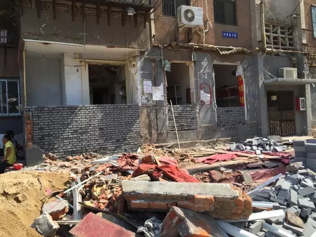 齐鲁医院周边20间违建拆除 “黑停车场”也要说拜拜啦