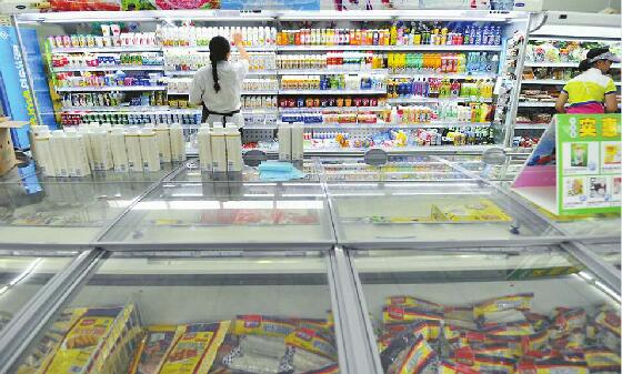 电商冲击下洋超市频频关店 本土超市率先转型开便利店