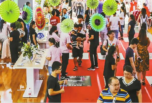 加开实体店退避核心商圈 “中美苏”泉城路仅剩5家店