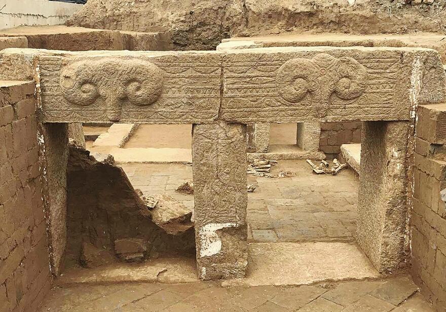 济南泺安路西延工程挖出汉墓 古墓坐东朝西非常少见