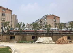 济南映月紫云城小区业主质疑开发商违约 承诺全都走了样