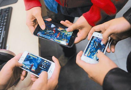 济南一熊孩子猜中密码 转走老爸4000元玩手游