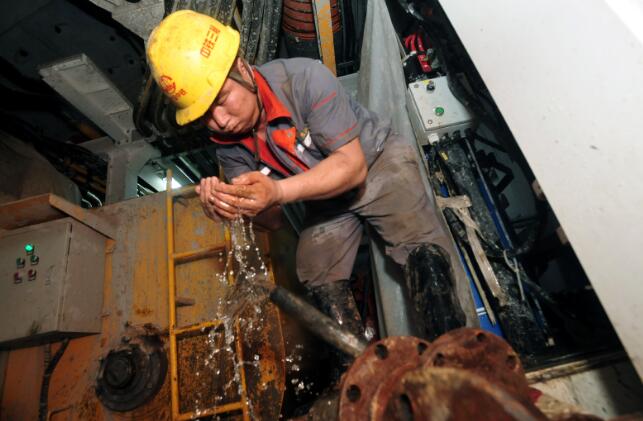 �ڵ���һ������12Сʱ ���ϵ��������·�����ʪ����