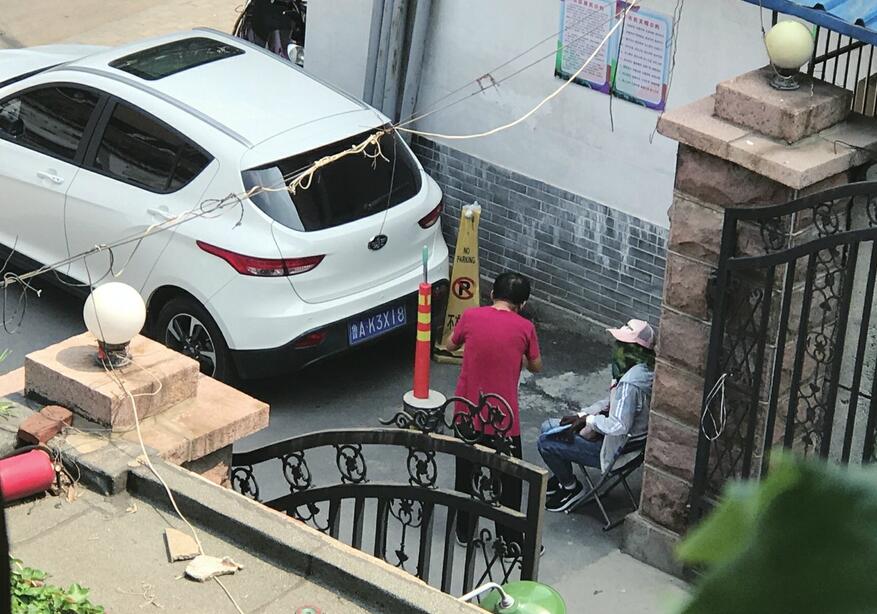 铜元局后街商贩“高价收药”相关部门将派人到现场核实