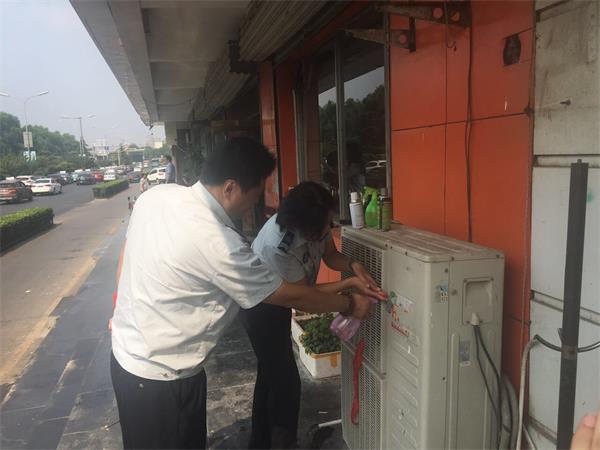 济南：5万人清理非法小广告 留下的手机号全停机