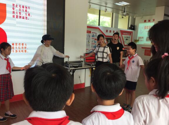 平安暑假助力创城 济南育秀中学小学部二(8)中队红领巾在行动 