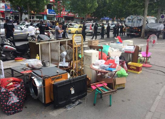 现场！祝甸路烧烤一条街违建拆除 面积约3500余平方米