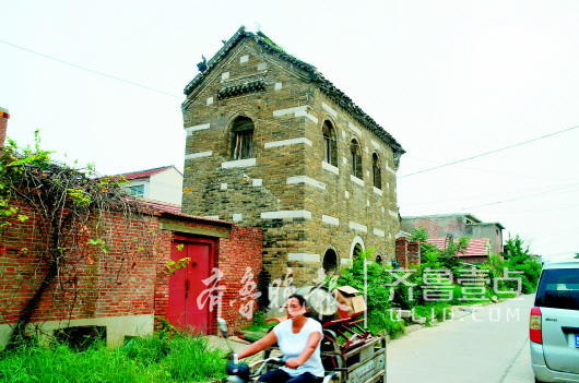 古楼已两三百岁隐身章丘城中村 曾有人出万元买楼梯