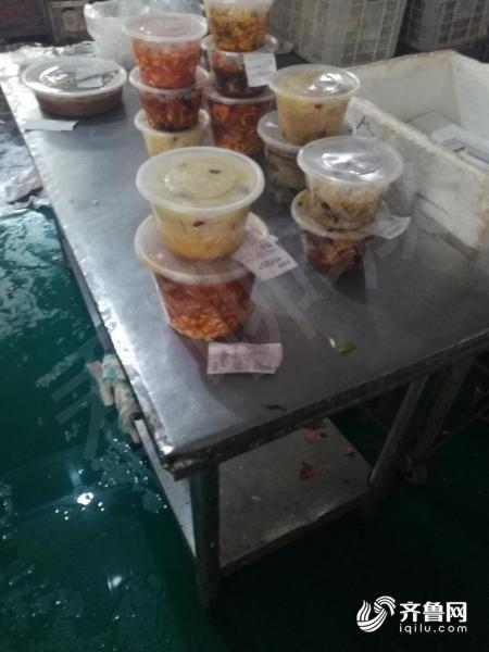 聊城外卖小哥爆料一餐饮店“脏乱差” 食药监：已查封