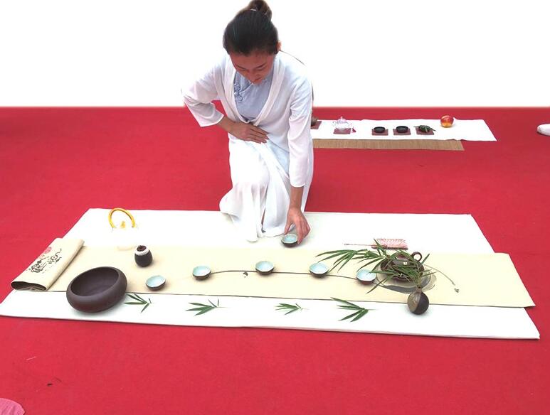 万人品茗：泉茶乐活会风景线 今天是最后一天精彩不容错过 