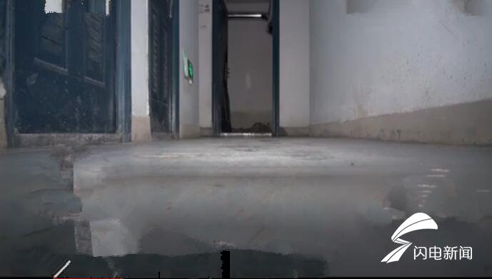 济南华润仰山：排水系统似摆设 逢雨电梯就变水帘洞