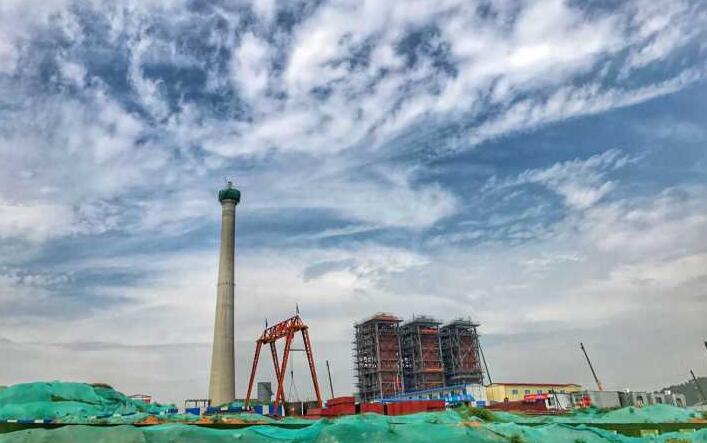 热源厂建起120米高烟囱 济南腊山热源厂有望今年实现供热