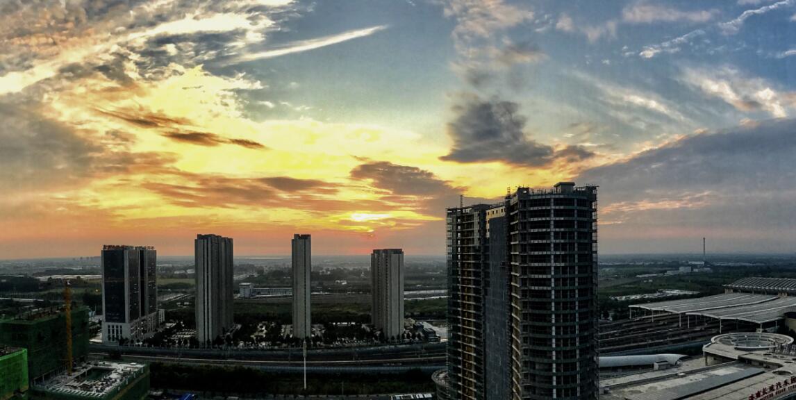 片片“鱼鳞”高空挂 下周重现30℃高温
