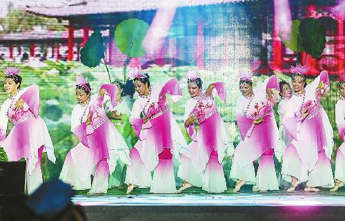 历下专场昨晚压轴上演 泉水节群众大联欢说“再见”