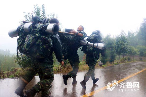 山地捕歼、30公里奔袭！枣庄武警特战队员上演现实版战狼