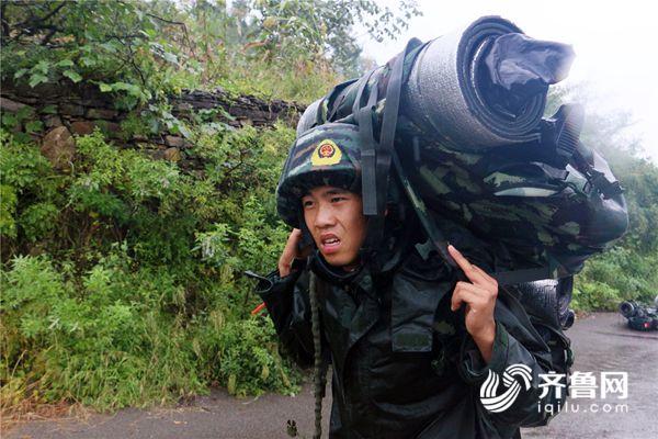 山地捕歼、30公里奔袭！枣庄武警特战队员上演现实版战狼