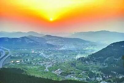 ���Ϲ������й�100��