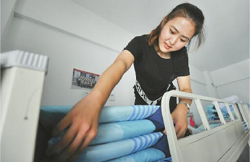 女孩2014年刚入学就参了军 如今退伍重回高校继续学业