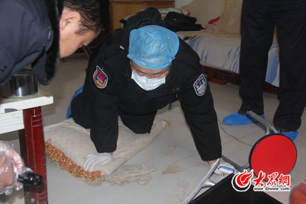 光看脚印就能知道你年龄身高 山东“神探”吴洪湃火了