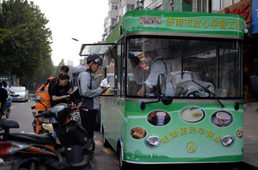 济南：便民早餐车进社区 餐饮定价很亲民
