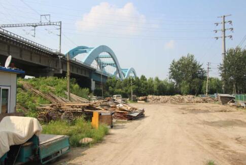 槐荫区铁路沿线整治 打造绿色景观带  