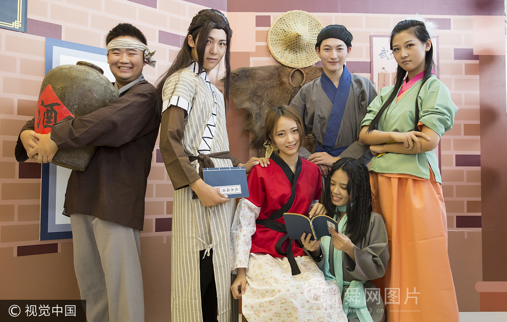 95后大学生cos武林外传 古装驿站“镖镖必达”校园爆红