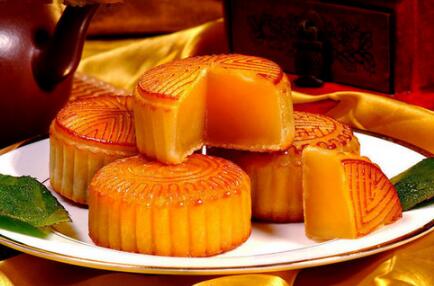 月饼配冷饮易腹泻 山东省食药监告诉你中秋月饼该咋吃