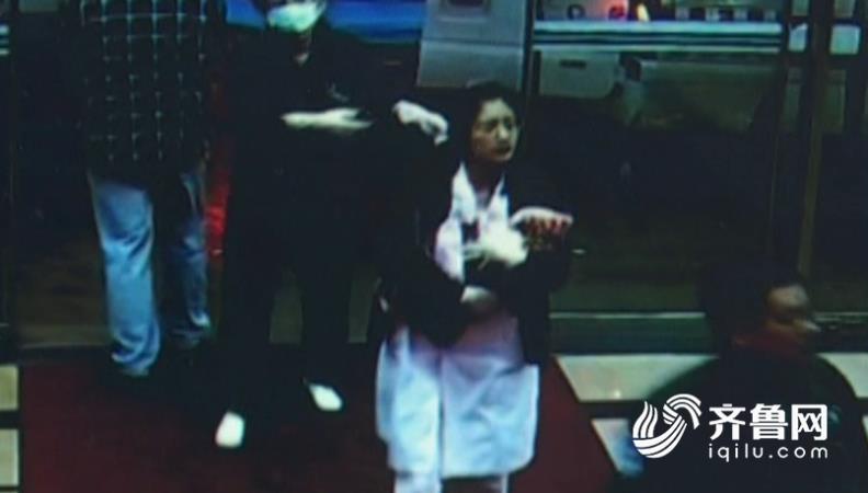 淄博一产妇家中突然临盆 医生电话指导分娩