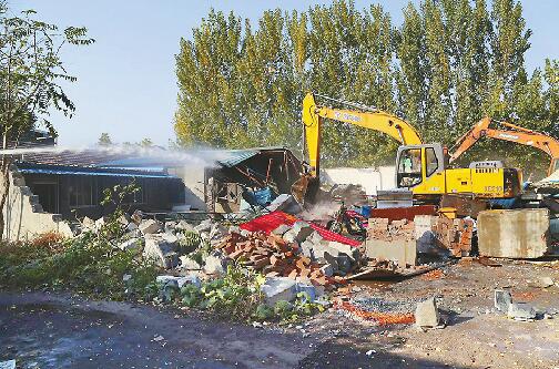 济南：龙脊河两侧6.3万㎡违建1天拆完